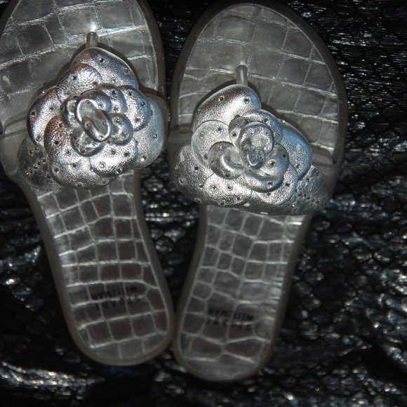 Stewart Weitzman Sandals - Picture 2 of 5